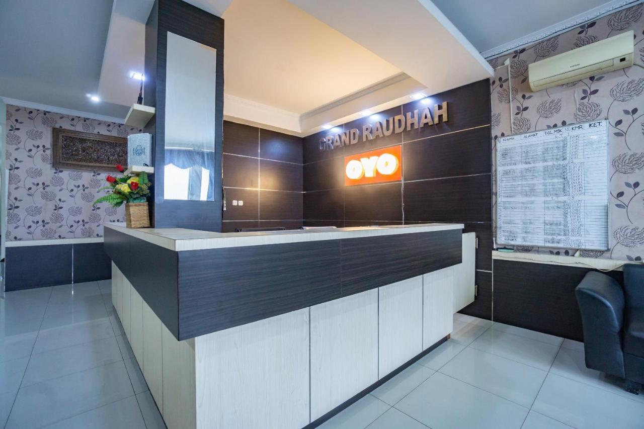 Hotel Oyo 2357 Syariah Grand Raudhah à Jakarta Extérieur photo