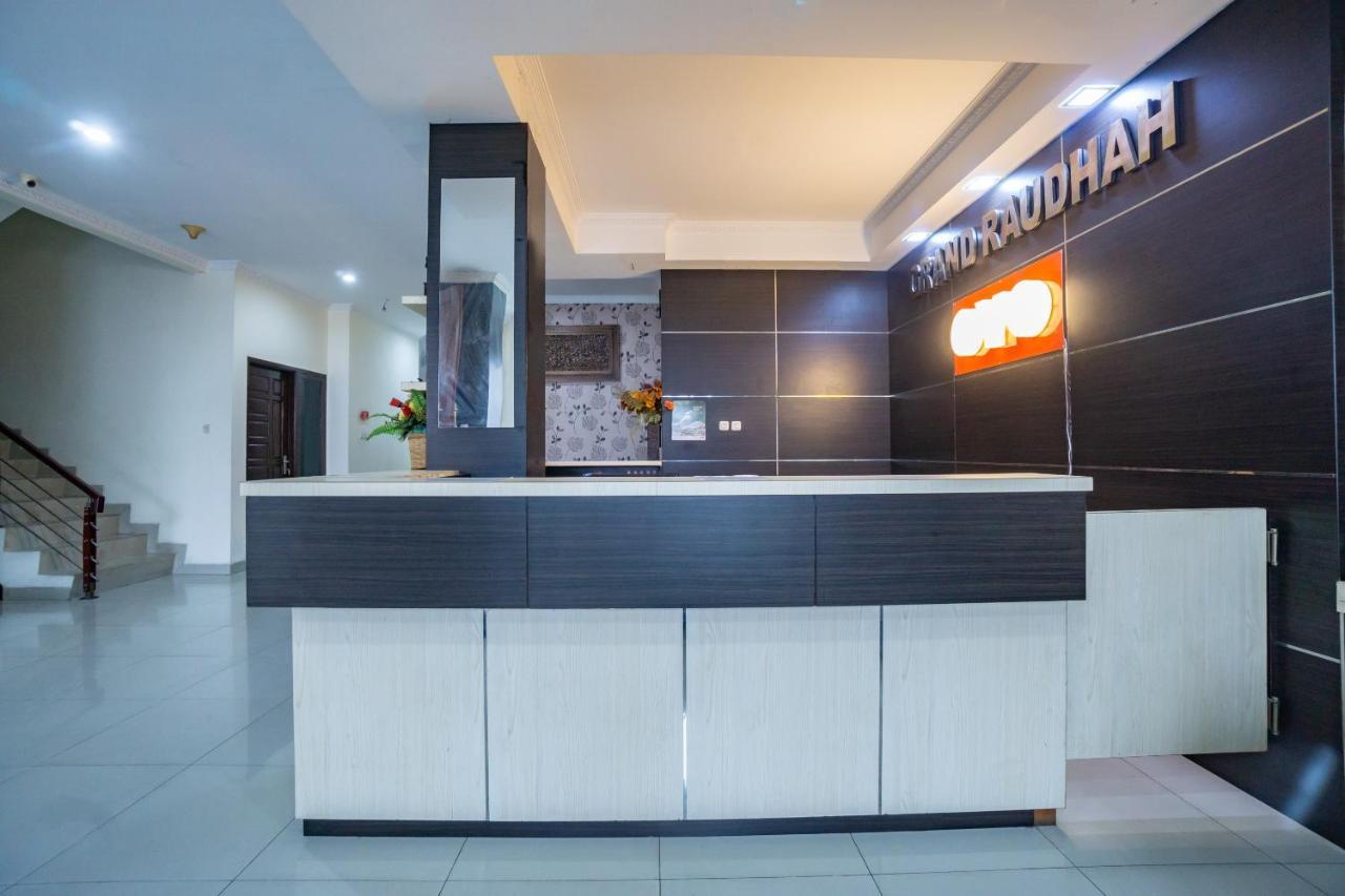 Hotel Oyo 2357 Syariah Grand Raudhah à Jakarta Extérieur photo