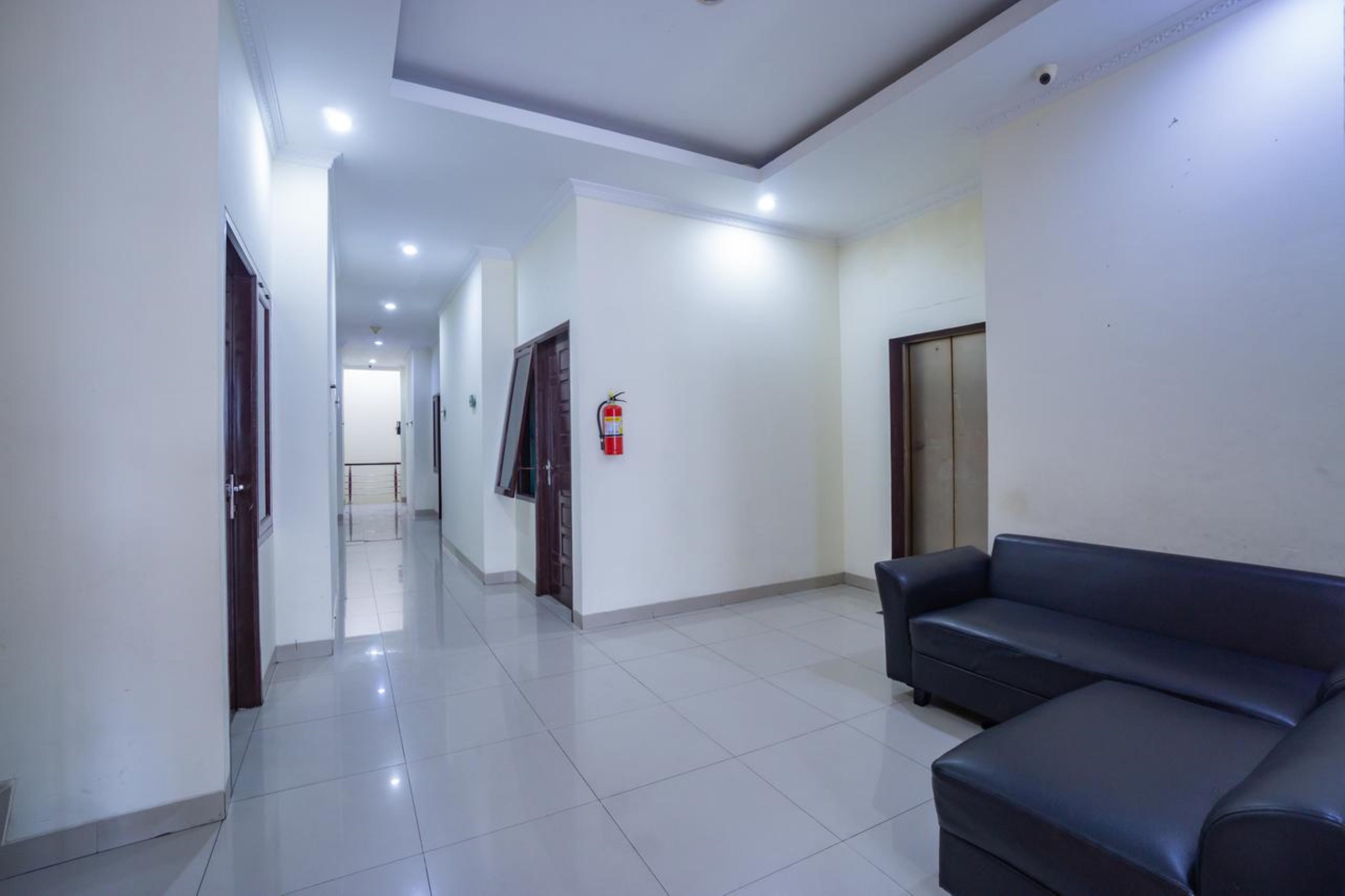 Hotel Oyo 2357 Syariah Grand Raudhah à Jakarta Extérieur photo